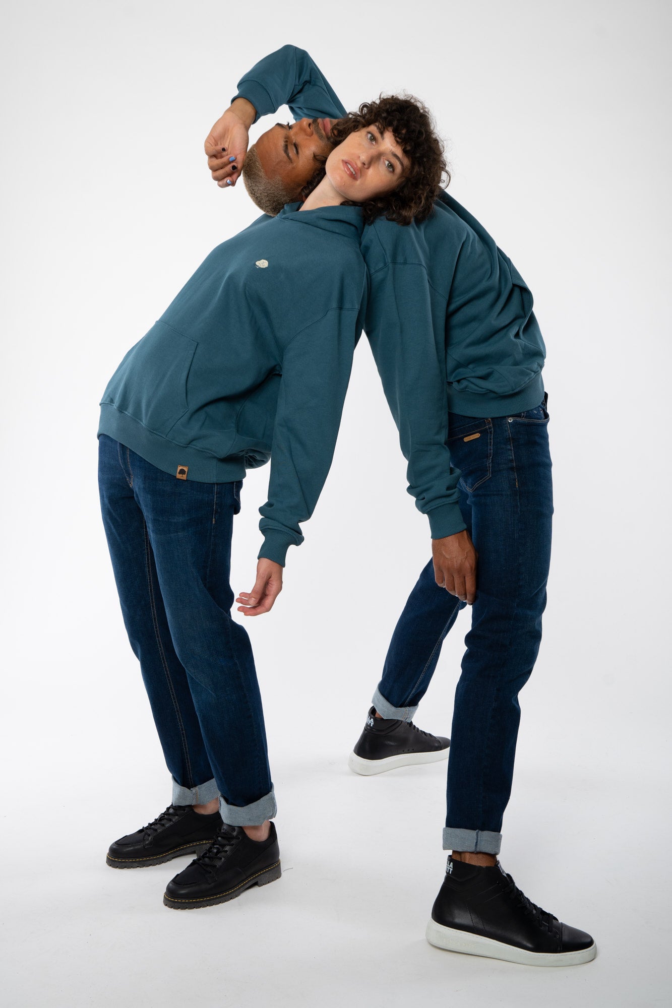 U-STSU797-Oversized-Boxy-Hoodie-aus-Bio-Baumwolle-Faire-Trade-Kleidung-PONDELEY-Stargazer-Vorne2