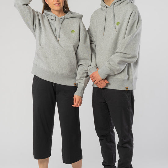 U-STSU856-Boxy-Hoodie-aus-Bio-Baumwolle-Bio-Baumwolle-Kleidung-Unisex-SAIGA-Heather-Grey-Vorne2
