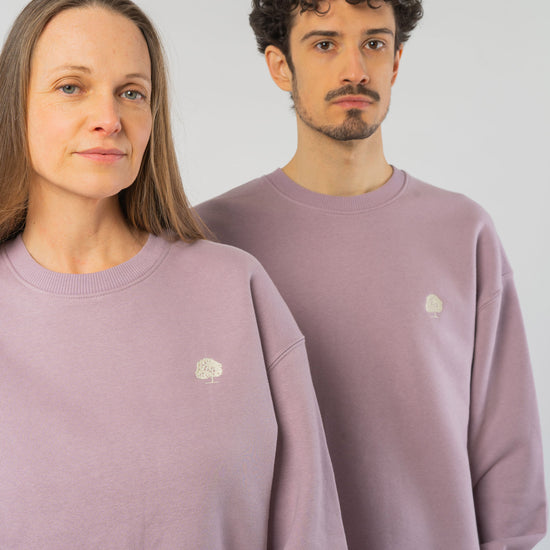 U-STSU857-Boxy-Sweatshirt-aus-Bio-Baumwolle-Fair-Produzierte-Mode-Unisex-NALU-Lilac-Petal-Vorne4