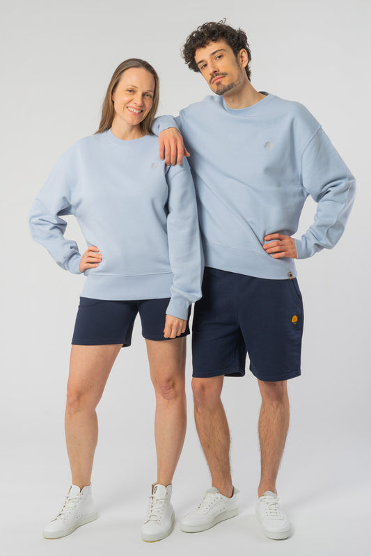 U-STSU857-Boxy-Sweatshirt-aus-Bio-Baumwolle-Fair-Produzierte-Mode-Unisex-NALU-Serene-Blue-Vorne1