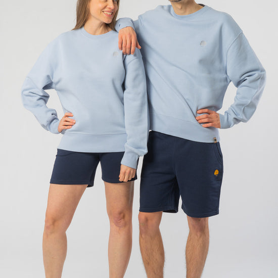 U-STSU857-Boxy-Sweatshirt-aus-Bio-Baumwolle-Fair-Produzierte-Mode-Unisex-NALU-Serene-Blue-Vorne2