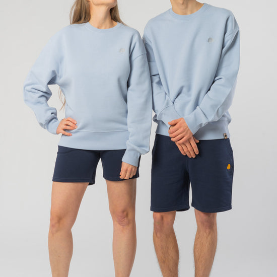 U-STSU857-Boxy-Sweatshirt-aus-Bio-Baumwolle-Fair-Produzierte-Mode-Unisex-NALU-Serene-Blue-Vorne3