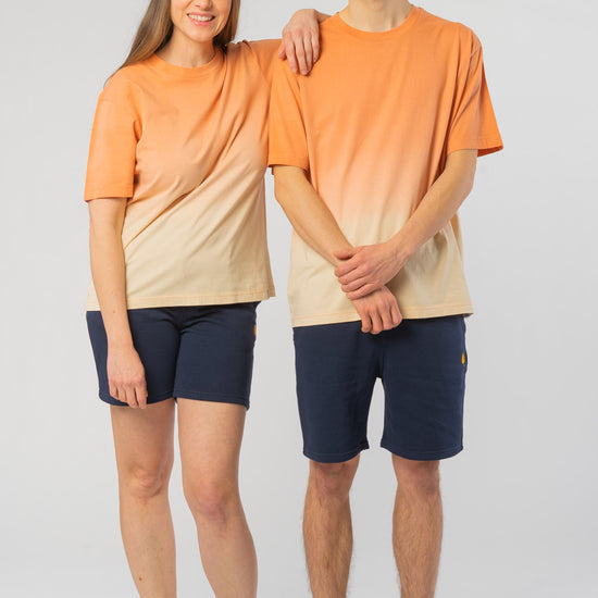 U-STTU757-Dip-Dye-Boxy-T-Shirt-aus-Bio-Baumwolle-Faire-Trade-Kleidung-Unisex-GHAZAL-Dip-Dye-MushroomBarley-Vorne3