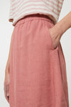 W-105032-ZEDOARY-Rock-aus-ECOVERO-Online-Shop-Mode-GONDOLEO-Ash-Rose-Vorne4