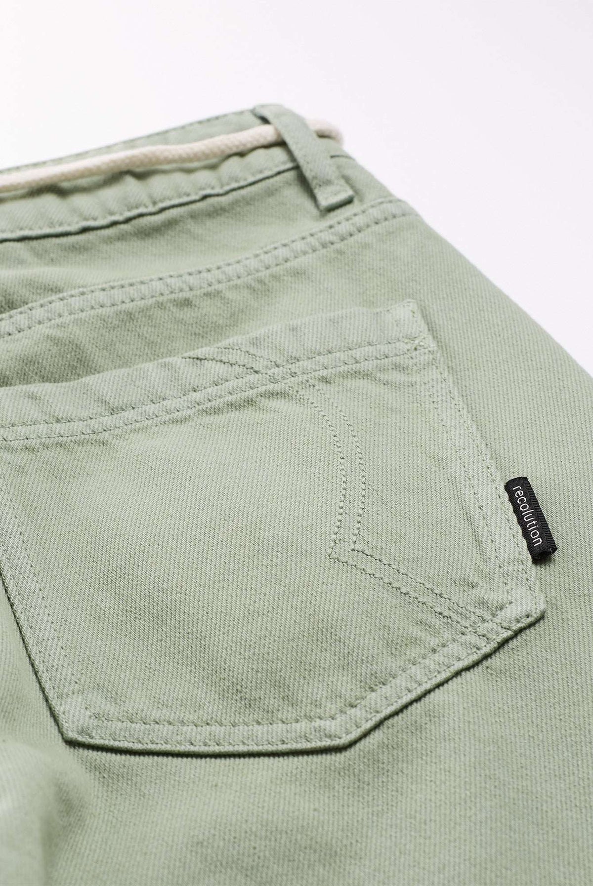 W-106008-ERICA-Hose-aus-Bio-Baumwolle-Kleidung-Fair-Trade-Bio-Frauen-JOINA-Leaf-Green-Vornedetail_02