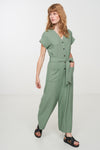 W-106009-DIANELLA-Jumpsuit-aus-ECOVERO-Oekomode-HOMAKE-Leaf-Green-Vorne1