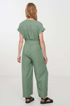 W-106009-DIANELLA-Jumpsuit-aus-ECOVERO-Oekomode-HOMAKE-Leaf-Green-Vorne3