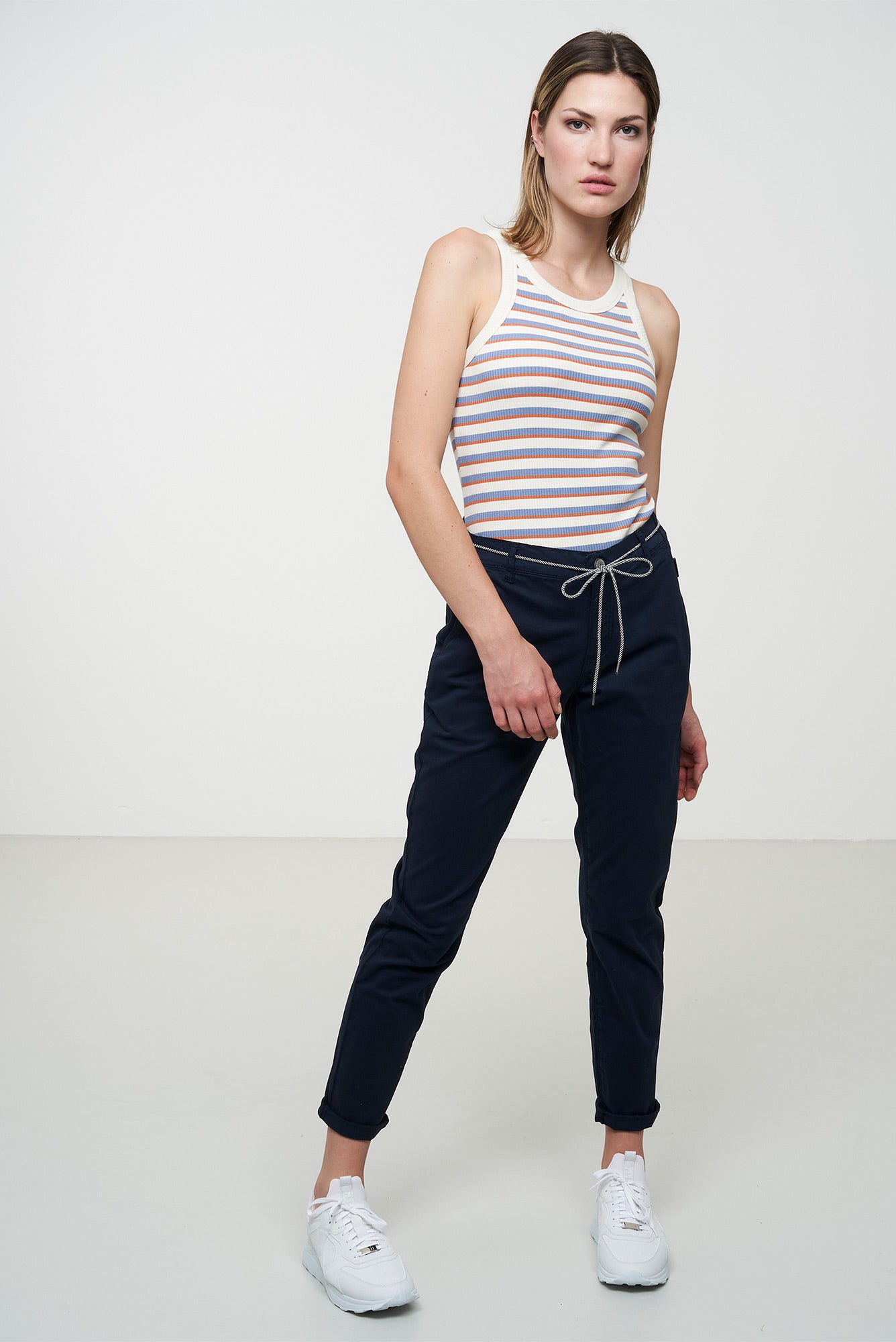 W-106015-AZARA-Hose-aus-Bio-Baumwolle-Bio-Sweatshirts-Frauen-PANSIR-Dark-Navy-200_1