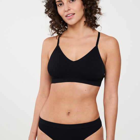 W-108001-KALMIA-Bralette-aus-Bio-Baumwolle-Naturtextilien-YUSIALE-Black-Vorne1