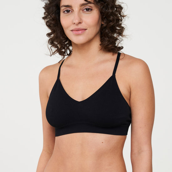 W-108001-KALMIA-Bralette-aus-Bio-Baumwolle-Naturtextilien-YUSIALE-Black-Vorne2