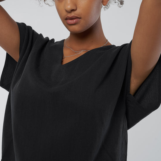 W-113092-Ruby-Tencel-Wide-Cut-Blouse-aus-TENCEL-Faire-Trade-Unisex-ZODEO-Black-Vorne