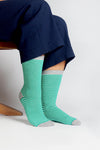 W-1307-Fair-Trade-Socken-Frauen-Lang-Gruen-Natur-Grau-Detail-4