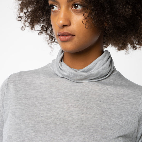 W-18822f-Rollkragenshirt-aus-Tencel-Onlineshop-Mode-ZEEGAHA-Heather-Grey-Detail2