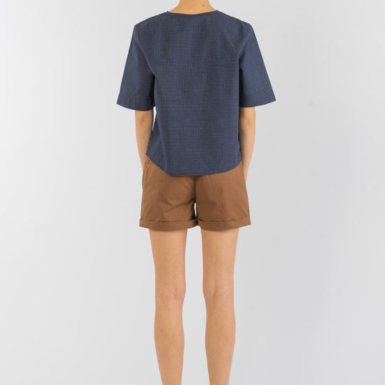 W-2050f-Micro-Chino-Shorts-aus-Bio-Baumwolle-Oeko-Klamotten-Frauen-ALDONNA-Braun-Vorne5