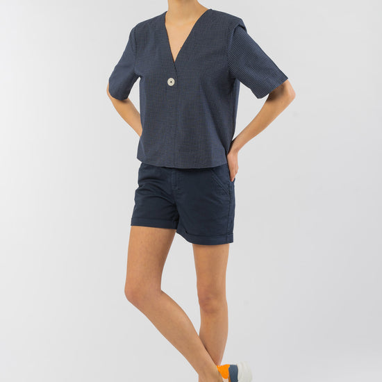 W-2051f-Micro-Chino-Shorts-aus-Bio-Baumwolle-Oeko-Klamotten-Frauen-ALDONNA-Blue-Vorne1