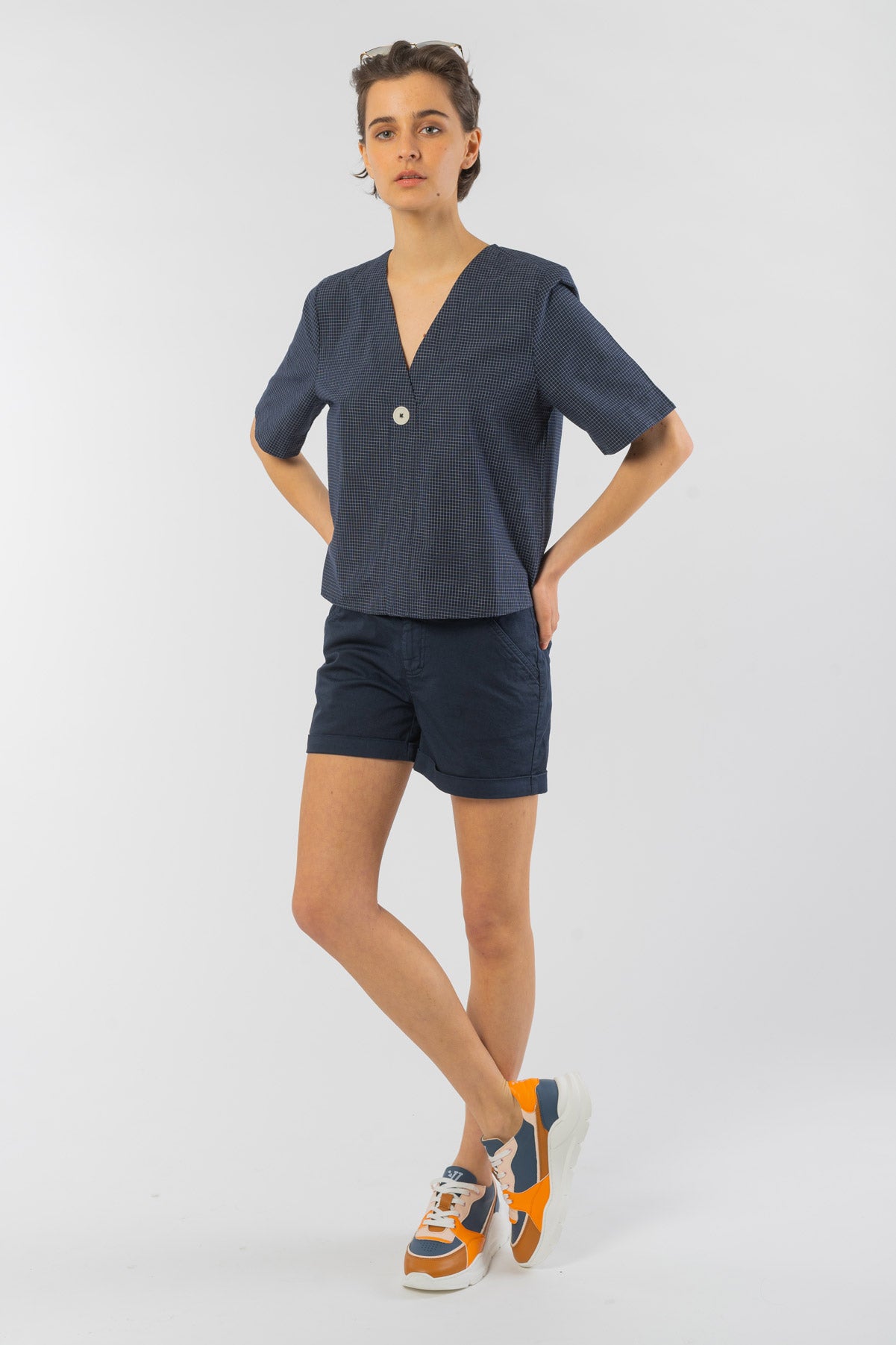 W-2051f-Micro-Chino-Shorts-aus-Bio-Baumwolle-Oeko-Klamotten-Frauen-ALDONNA-Blue-Vorne1