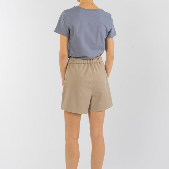 W-2054f-Shorts-Lyocell-aus-TENCEL-Oeko-Fashion-Frauen-AMIYA-Beige-Vorne1