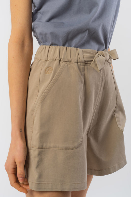 AMIYA Shorts für Damen aus Tencel in Beige, Vorderansicht