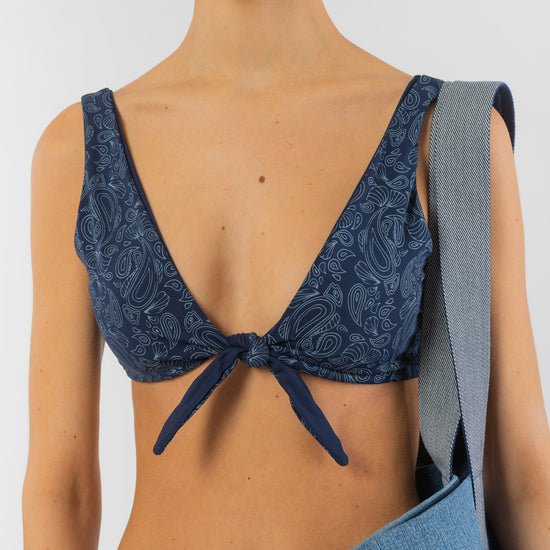 W-2088fa-Bikini-Wende-Top-aus-ECONYL-Naturmode-Online-Frauen-AURIOL-Blau-Vorne4