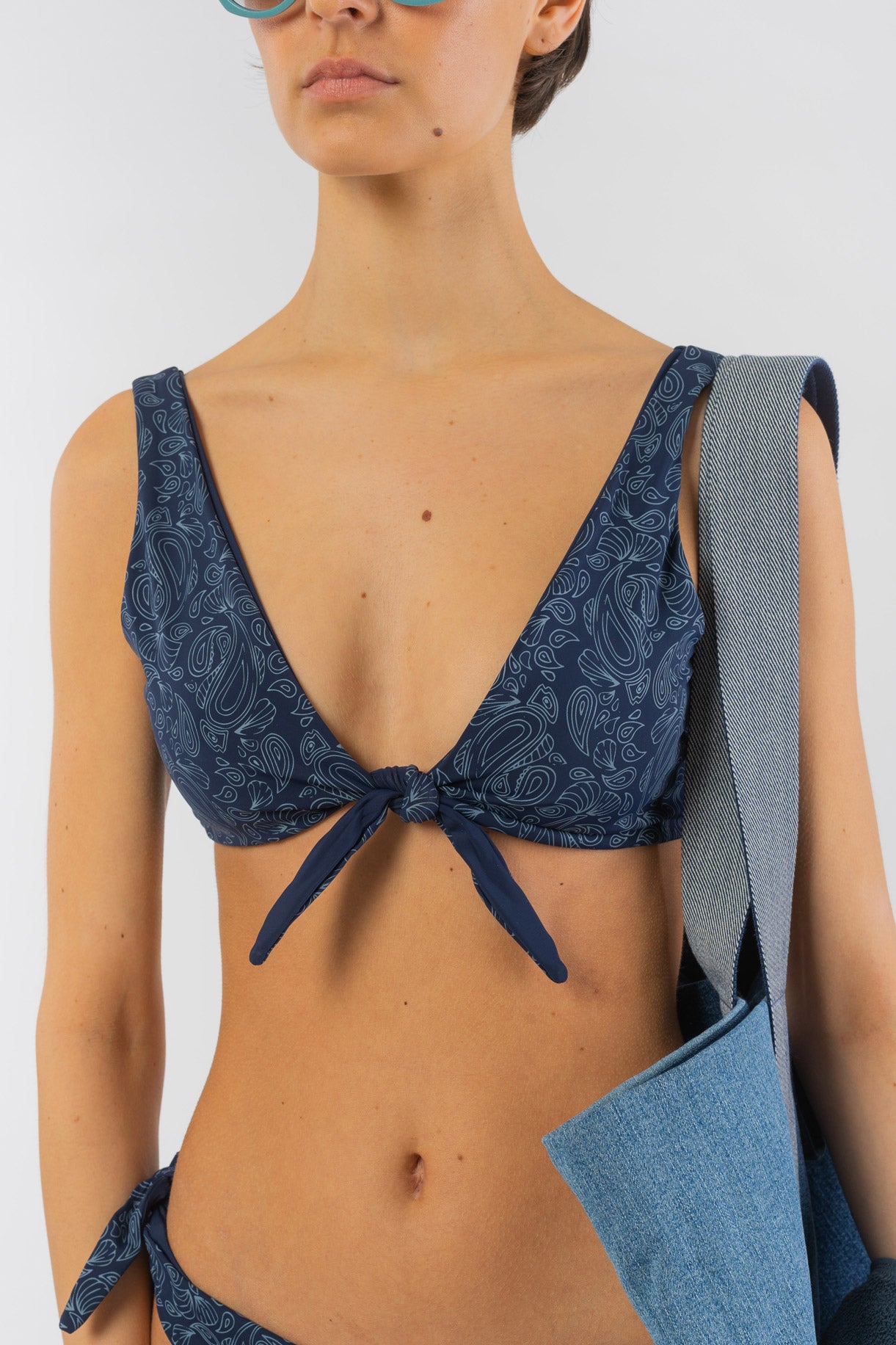 W-2088fa-Bikini-Wende-Top-aus-ECONYL-Naturmode-Online-Frauen-AURIOL-Blau-Vorne4