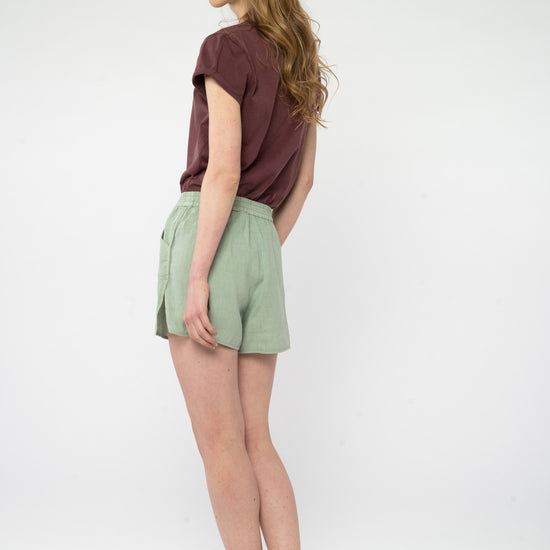 W-2250f-Leinen-Shorts-aus-Leinen-Mode-Fair-Produziert-Frauen-FAMOJI-Green-Seite