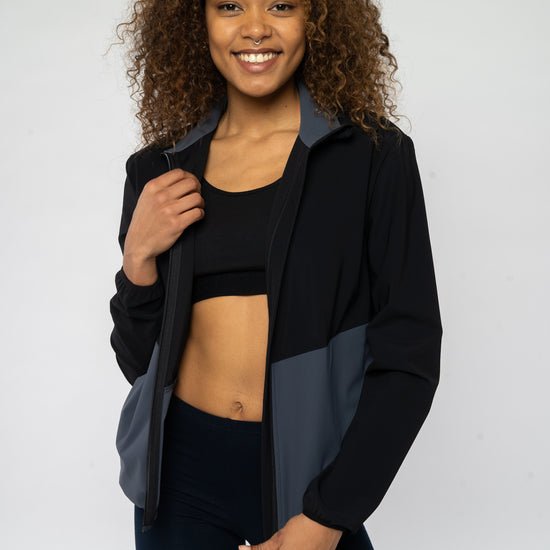 W-2286f-Sportjacke-aus-ECONYL-Fairtrade-Online-Shop-Frauen-KEROSANE-Grey-Vorne