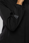 W-2288f-Regenjacke-aus-Recyceltes-Polyester-Fair-Bio-Kleidung-Frauen-EIBOR-Black-Detail