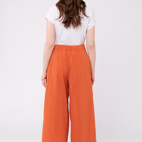 W-2468f-Sheersugger-Hose-aus-Bio-Baumwolle-Bio-Mode-ROHEBI-Sunset-Orange-Vorne22