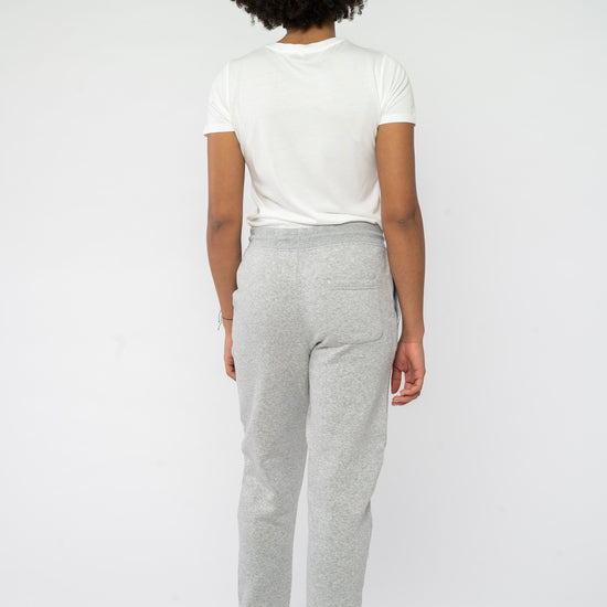 W-63240-LAVINIA-Jogginghose-aus-Bio-Baumwolle-Bio-Kleidung-Frauen-GEPANTA-Grey-Melange-Hinten