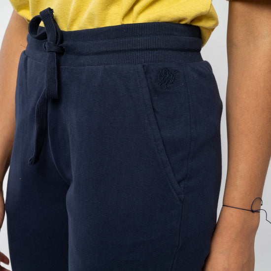 W-63240-LAVINIA-Jogginghose-aus-Bio-Baumwolle-Bio-Kleidung-Frauen-GEPANTA-Navy-Detail