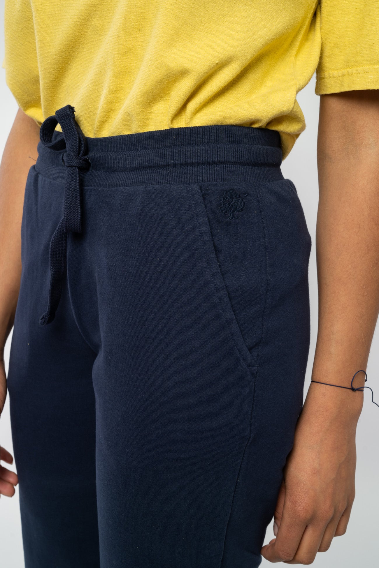 W-63240-LAVINIA-Jogginghose-aus-Bio-Baumwolle-Bio-Kleidung-Frauen-GEPANTA-Navy-Detail