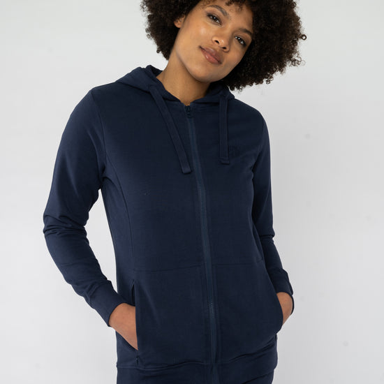 W-63241-LAMINA-Kapuzenjacke-aus-Bio-Baumwolle-Oeko-Mode-Frauen-ZELENKA-Navy-Vorne
