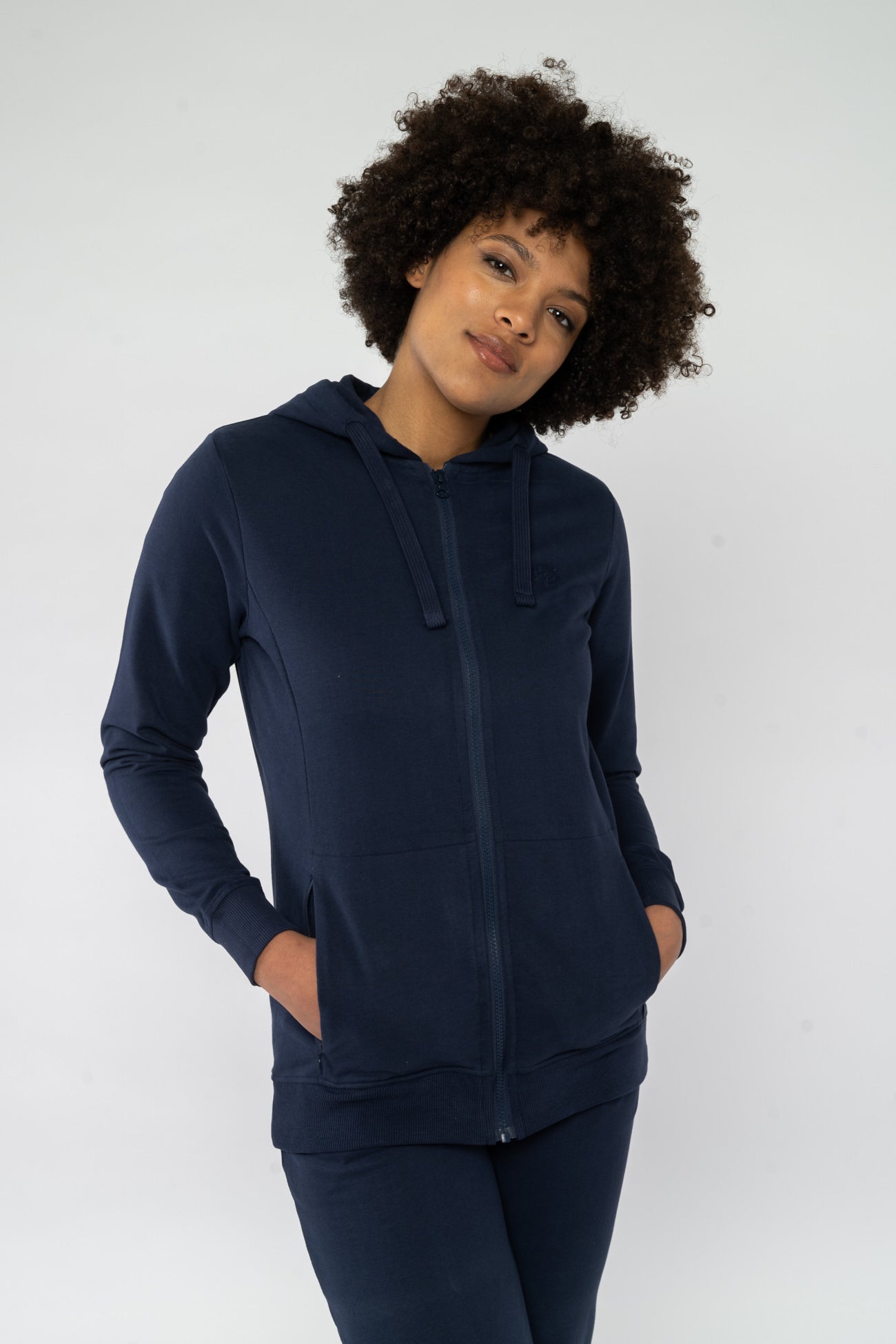 W-63241-LAMINA-Kapuzenjacke-aus-Bio-Baumwolle-Oeko-Mode-Frauen-ZELENKA-Navy-Vorne