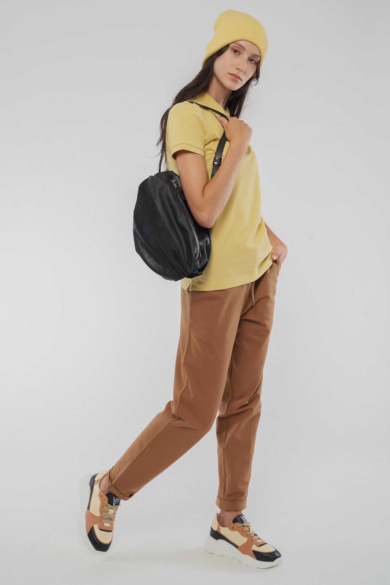 W-63546-JACKY-Hose-aus-Bio-Baumwolle-Produktionsschritte-Bio-Kleidung-Frauen-HOVENIA-Camel-Style