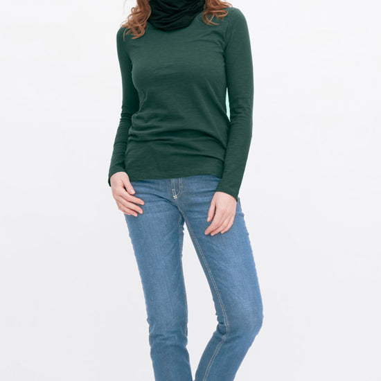 W-63879-HILLA-Longsleeve-Shirt-aus-Bio-Baumwolle-Kleidung-Bio-Baumwolle-MITROBELL-Native-Forest-Vorne2