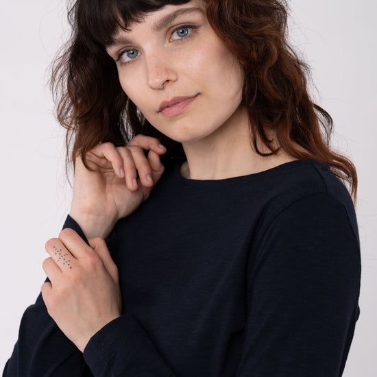 W-63879566-Longsleeve-Blue-HILLA4