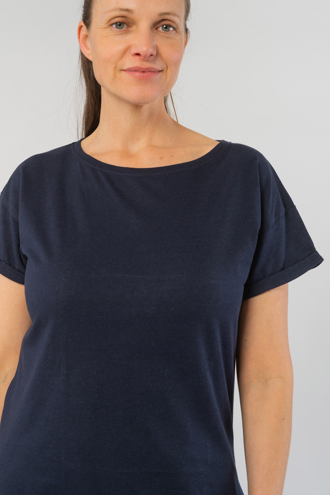 W-68508-T-Shirt-mit-Rundhalsausschnitt-aus-Bambus-Bio-Baumwolle-Eco-Fashion-Frauen-HORACIA-Ink-Blue-Vorne2