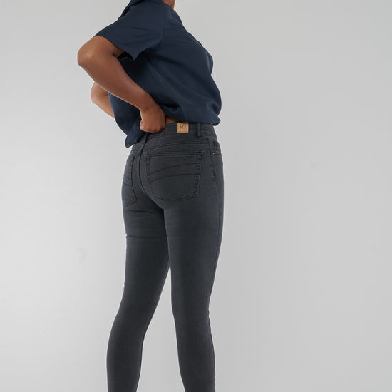 W-890t-Black-Washed-Jeans-Tencel-Hinten