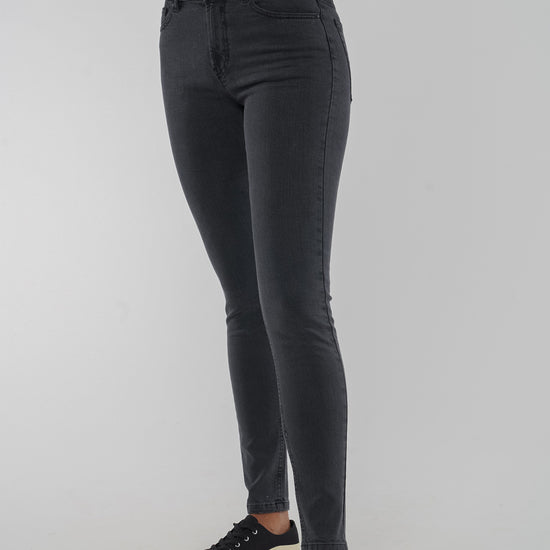 W-890t-Black-Washed-Jeans-Tencel-Vorne