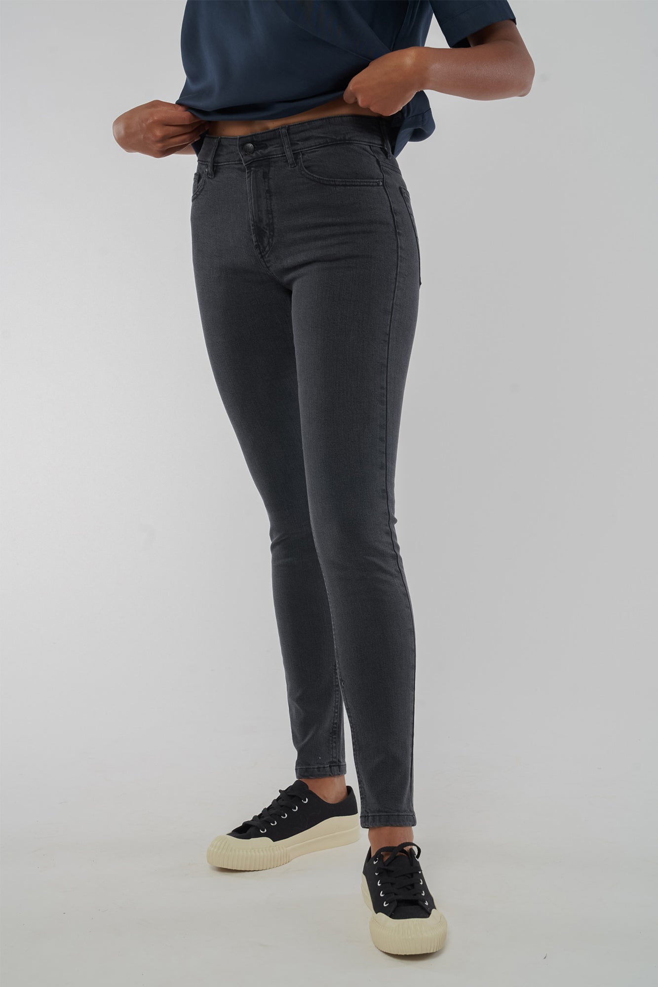 W-890t-Black-Washed-Jeans-Tencel-Vorne