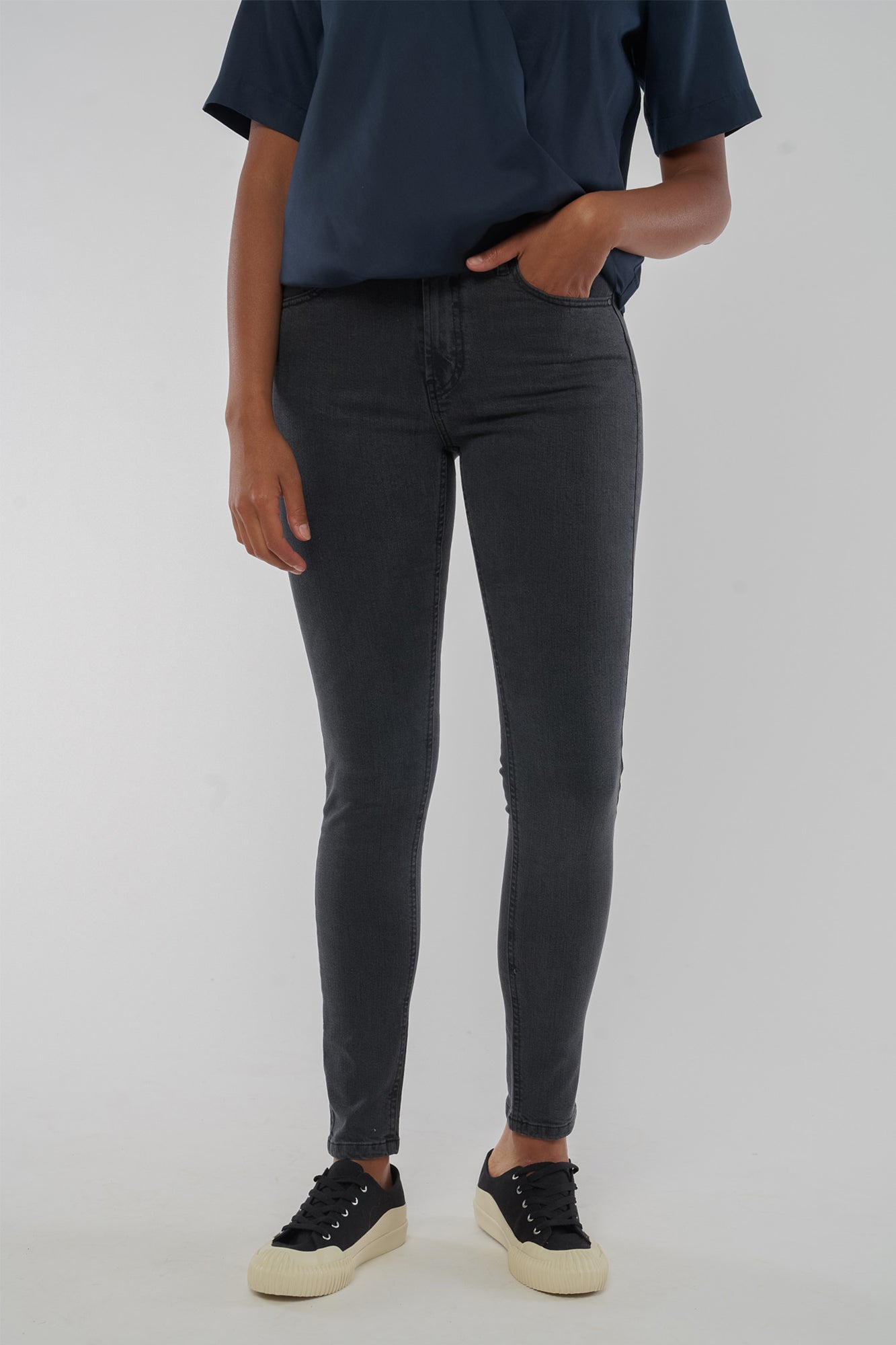 W-890t-Black-Washed-Jeans-Tencel