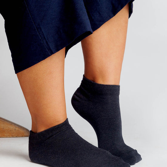 W-9306-Fair-Trade-Bio-S-ckchen-Damen-Lang-Anthazit-Detail-4