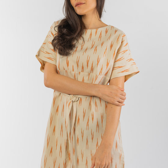 W-A007UE-Christabel-Ikat-Dress-aus-Bio-Baumwolle-Oeko-Mode-Frauen-SCOTIA-Fog-and-Autumn-Leaf-Vorne3