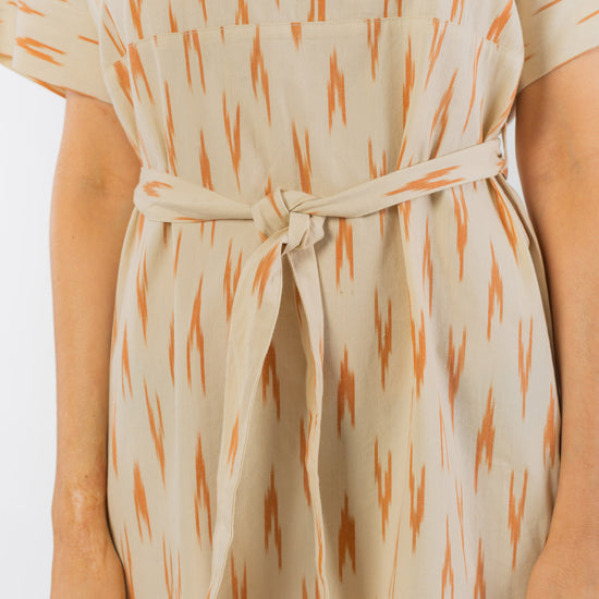 W-A007UE-Christabel-Ikat-Dress-aus-Bio-Baumwolle-Oeko-Mode-Frauen-SCOTIA-Fog-and-Autumn-Leaf-Vorne4