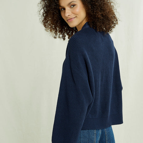 W-A301UE-NY1-Jasmine-Cardigan-aus-Bio-Baumwolle-Online-Shop-Mode-Frauen-LINDERA-Navy-Vorne_5