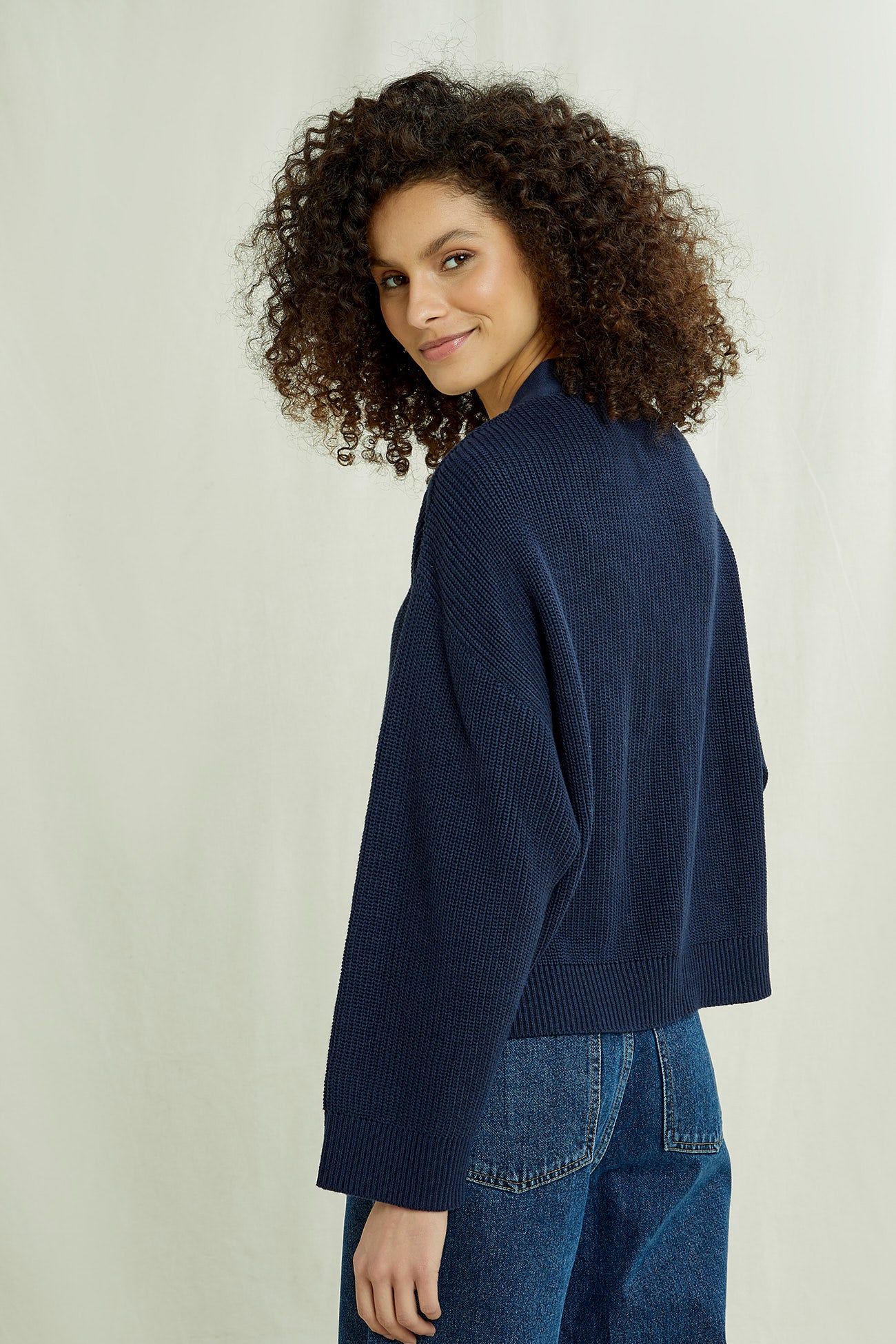 W-A301UE-NY1-Jasmine-Cardigan-aus-Bio-Baumwolle-Online-Shop-Mode-Frauen-LINDERA-Navy-Vorne_5