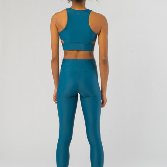 W-BE021-Walk-Free-Yoga-Leggings-aus-ECONYL-Fair-Trade-Kleidung-Berlin-Frauen-ALBA-Fern-Vorne3