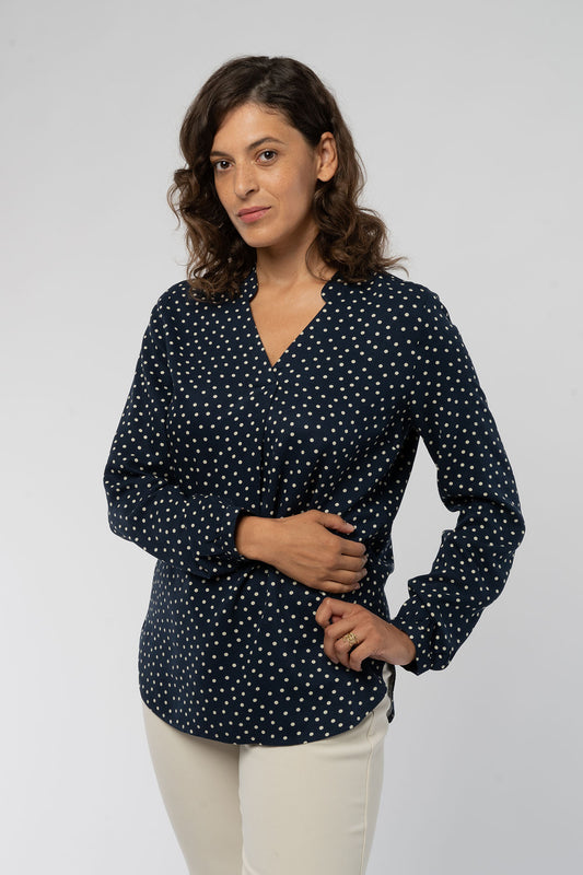 W-Bluse-aus-Bio-Baumwolle-ECOVERO-TM-Faire-Trade-Kleidung-Blue-Dotted-Detail