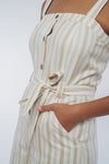 W-C057UG-Rena-Gestreifter-Jumpsuit-aus-Bio-Baumwolle-Fairtrade-Klamotten-Frauen-MEREVI-Stone-Stripe-Vorne20288