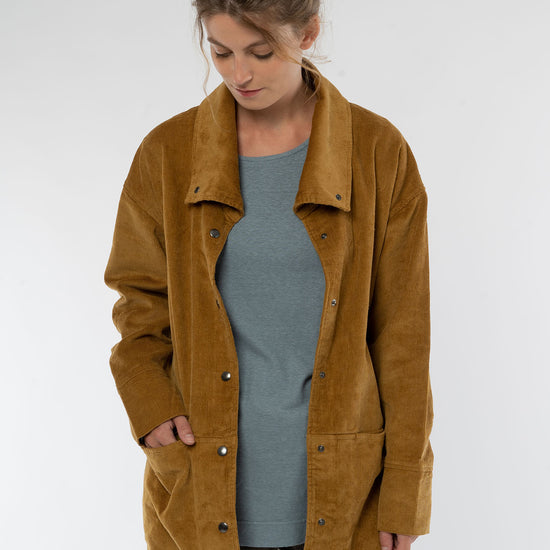 W-Cord-Jacke-aus-Bio-Baumwolle-Hanf-Fairtrade-Kleidung-Peanut-Vorne